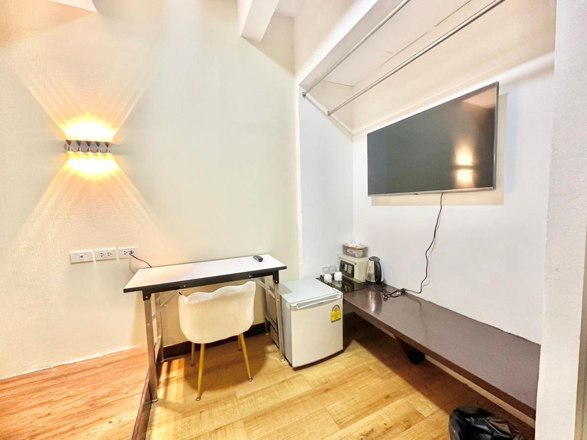 Abc So Hotel Бангкок Экстерьер фото